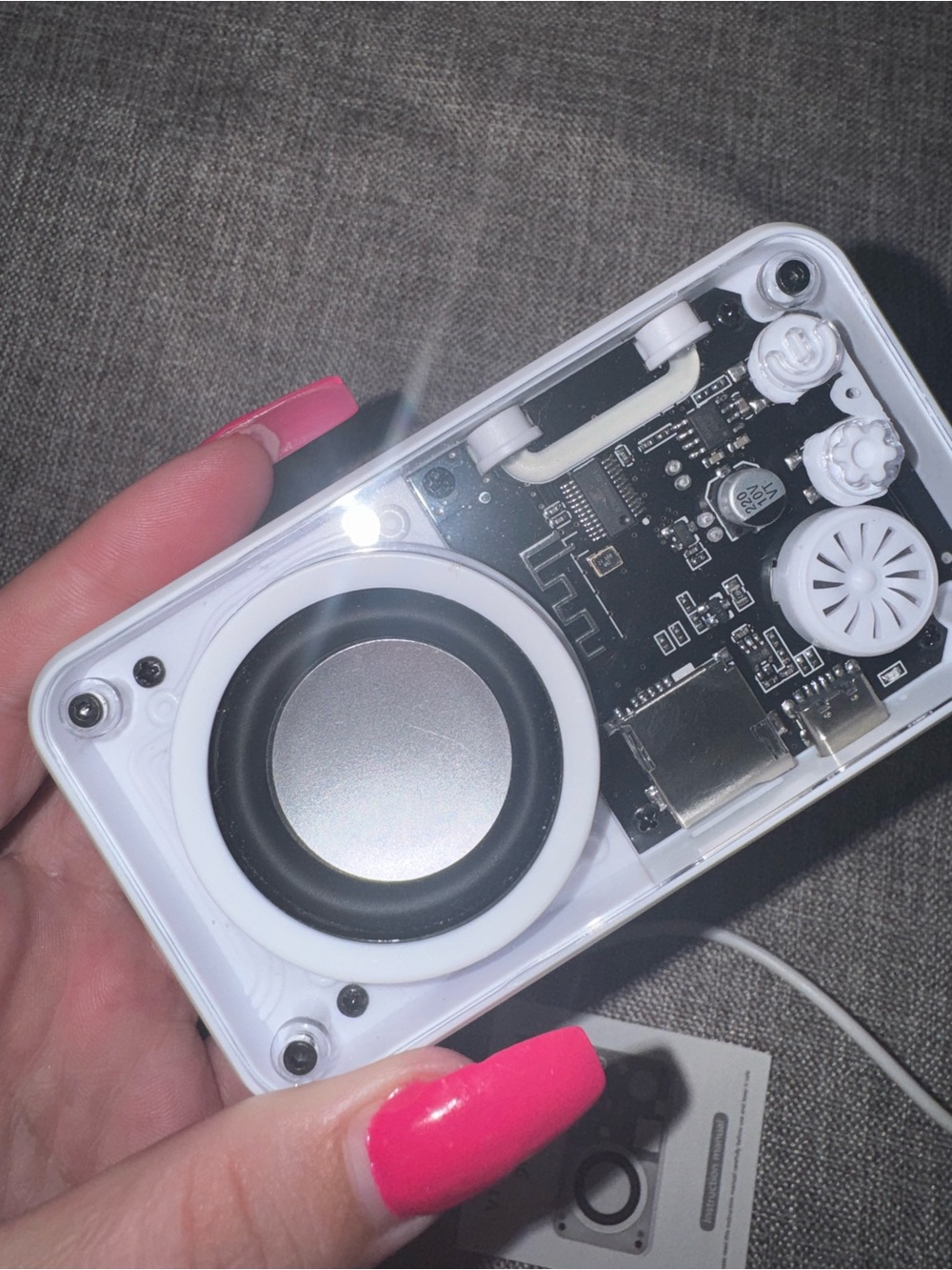 White Portable Bluetooth Speaker - Compact USB Rechargeable
